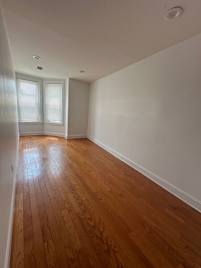 Foto del edificio - 1043 Spring Garden St