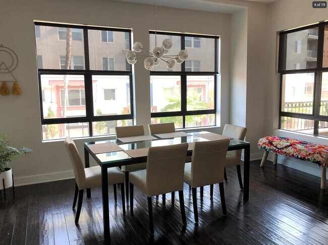 Foto del edificio - 395 E 4th St
