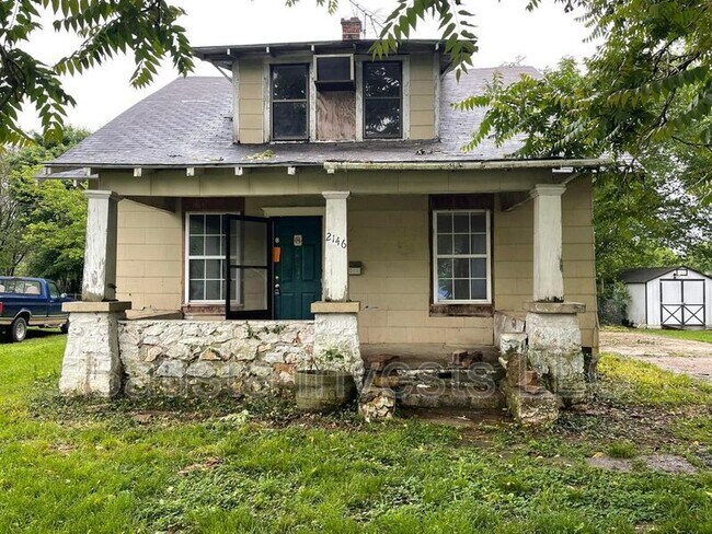 Building Photo - 2146 N Robberson Ave