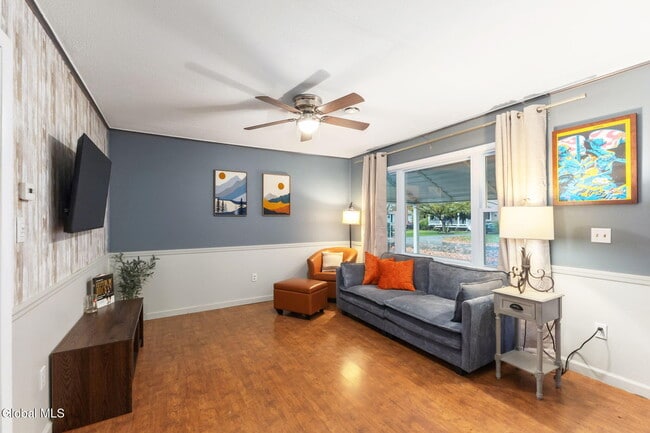 Building Photo - 56 Monroe St