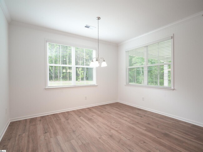Building Photo - 405 Bryland Wy