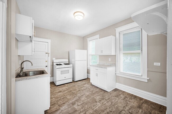 Cocina - 502 W High St