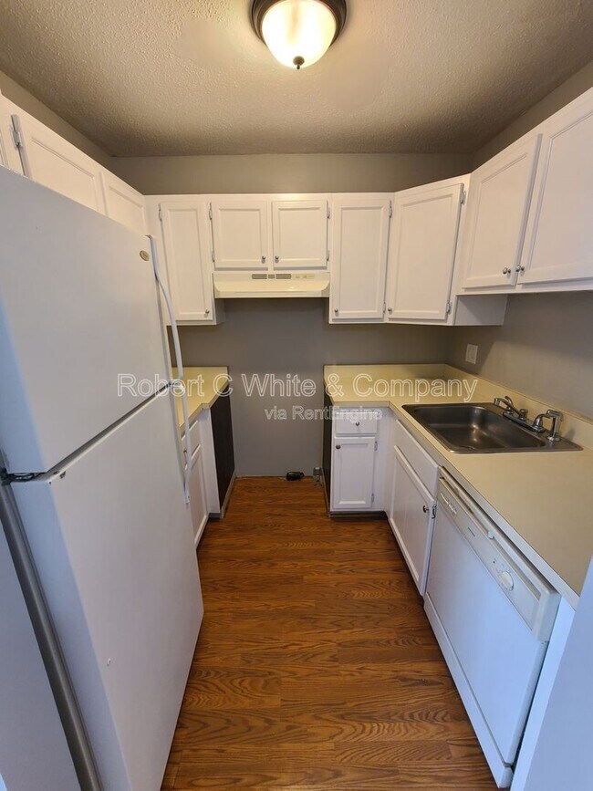 Building Photo - 279 Redstone Hl Rd