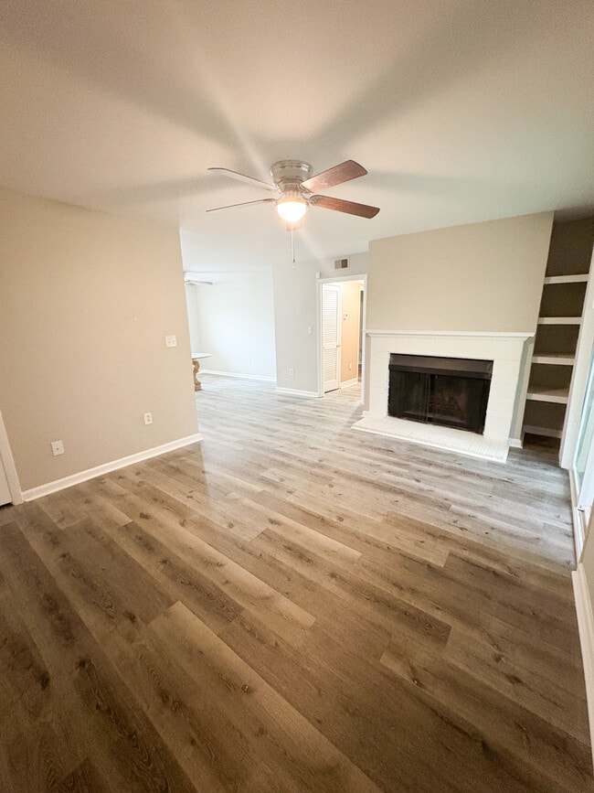 Building Photo - 1100 Skyland Dr