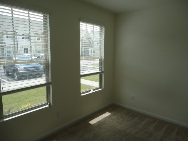 Foto del edificio - 4481 Middletown Drive