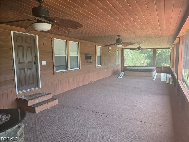 Foto del edificio - 425 Tanner Rd