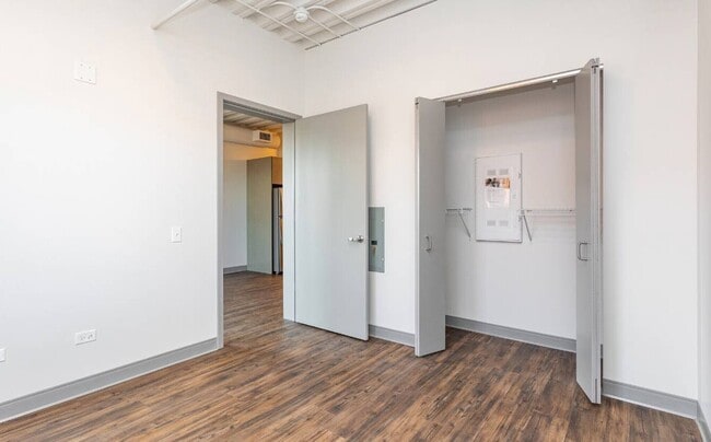 Foto del edificio - 943 W Dakin St