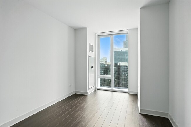 Building Photo - 343 N Orleans St