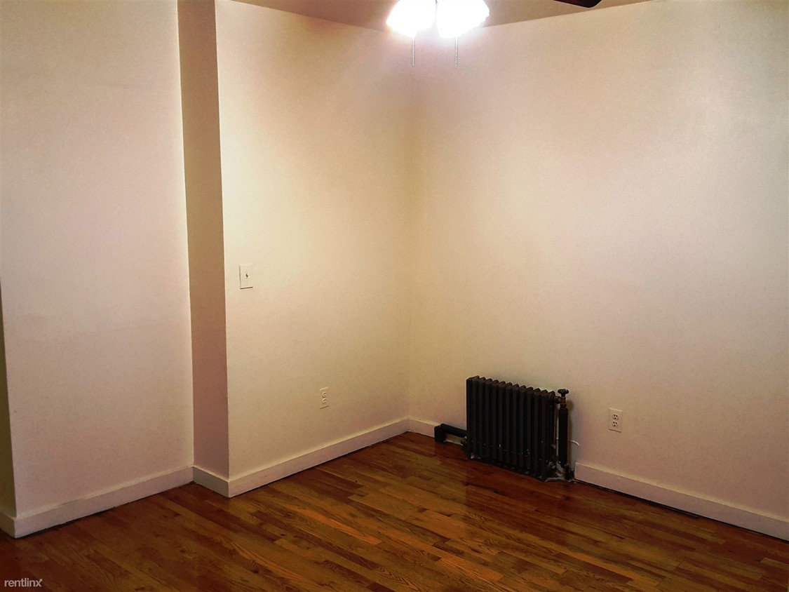 Primary Photo - 693 5th Ave