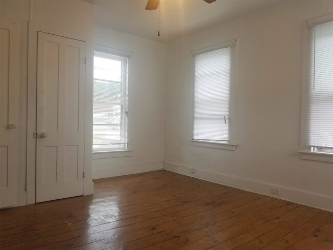 Building Photo - 17 Colfax Ave