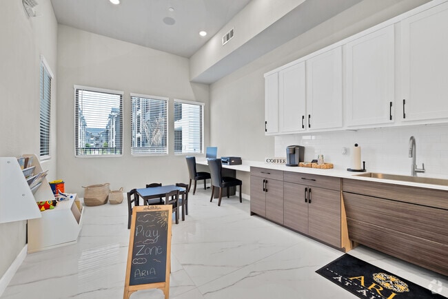 Lounge - Aria at Almeda