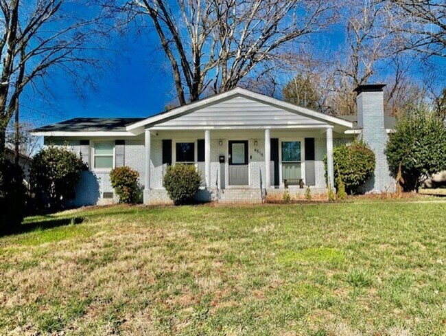 Building Photo - Make this a must see fully renovated 3 bed...