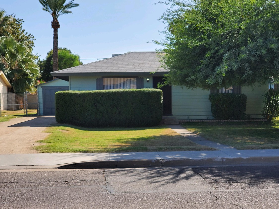 Primary Photo - 5915 W Orangewood Ave