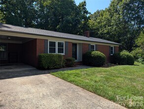 Building Photo - 103 Abingdon Cir