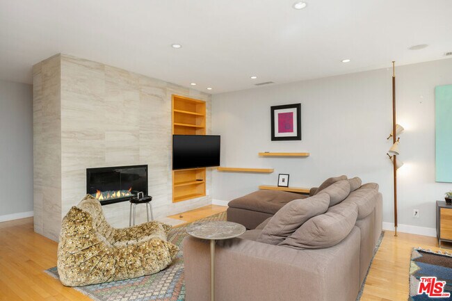 Building Photo - 4108 Murietta Ave