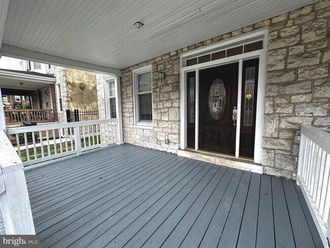 Foto del edificio - 404 E Cold Spring Ln