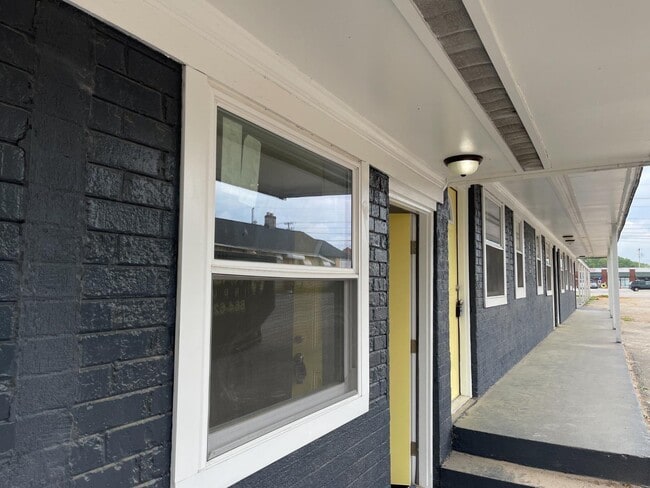 Foto del edificio - 3404 White Horse Rd