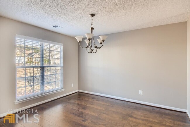 Building Photo - 145 Cotton Dr