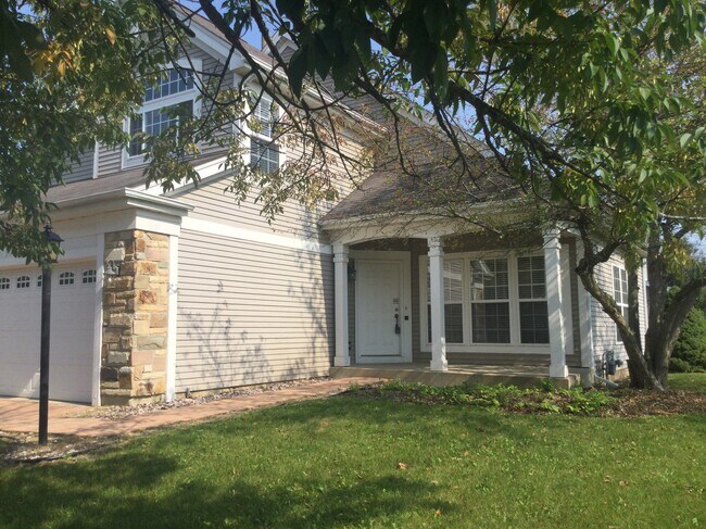 Building Photo - 4620 Rolling Hills Dr