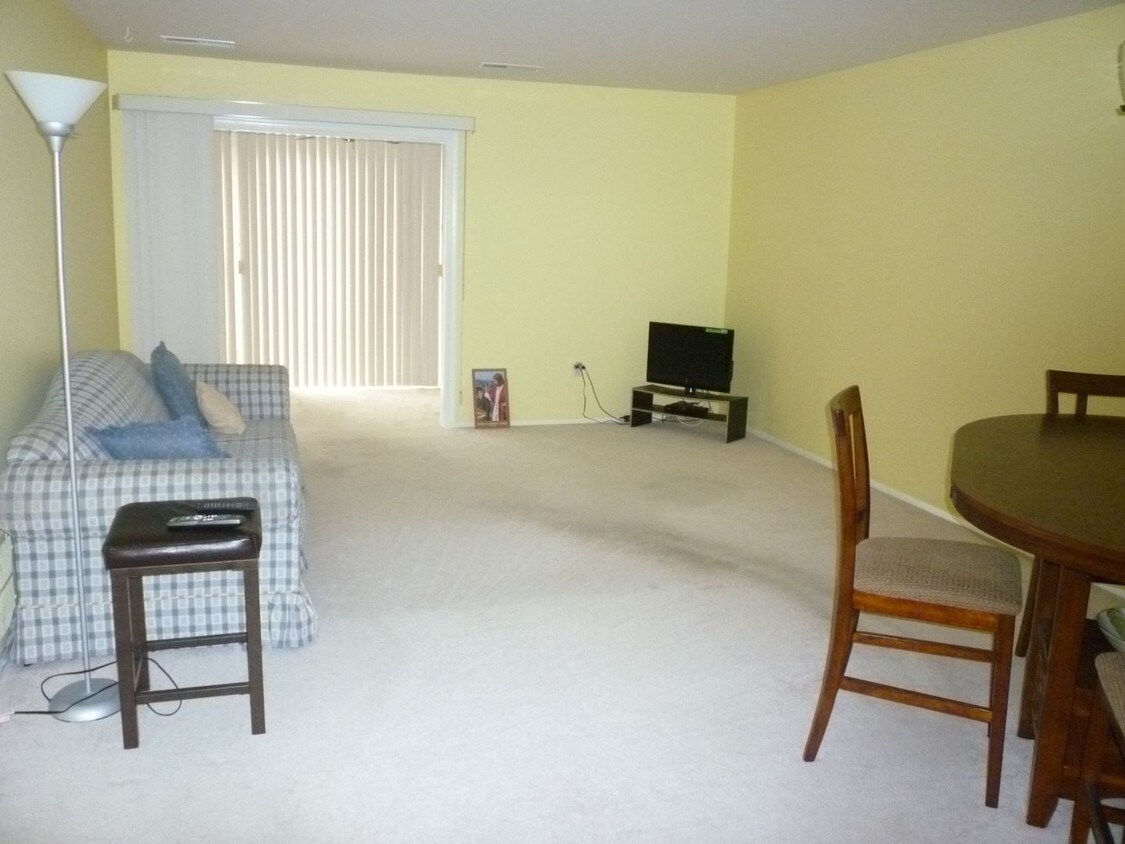 Building Photo - 15 Red Fox Ln