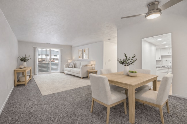 Building Photo - Somerford Square Apartments