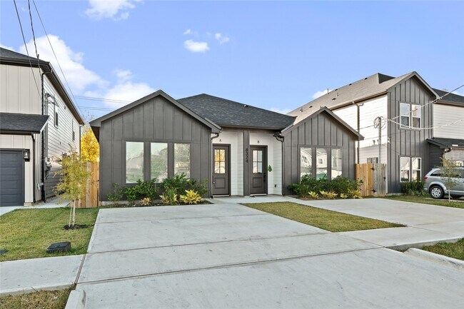 Foto del edificio - 8324 Corinth St