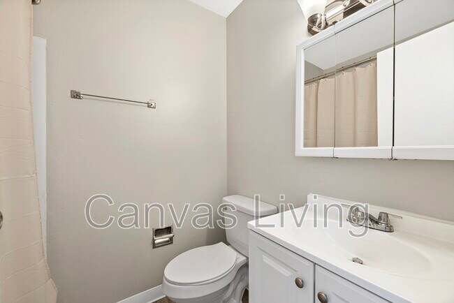 Building Photo - 713 Canonby Pl