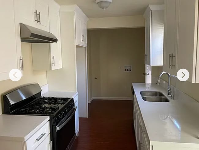 kitchen - 1914 Hauser Blvd