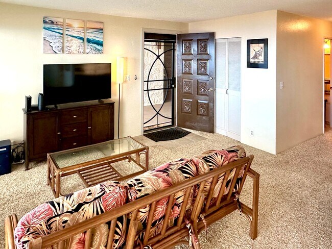 Foto del edificio - Furnished 2 bedroom 2 bath condo 2 assigned parking stalls