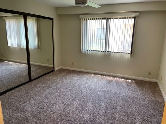 Interior Photo - 430 South Niagara Street