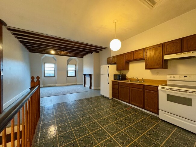 Building Photo - 1611 St Paul St