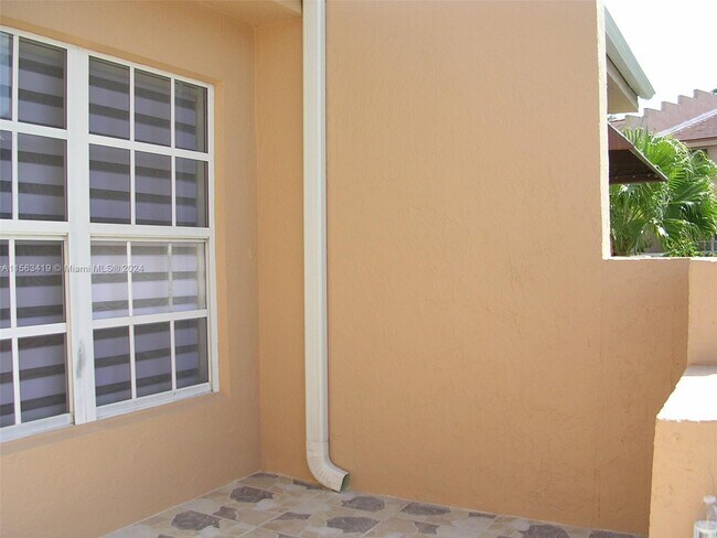 Building Photo - 10375 SW 154th Cir Ct