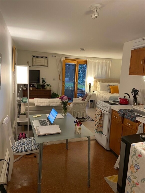 111 Trowbridge St Unit 10, Cambridge, MA 02138 Room for Rent in