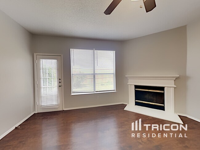 Foto del edificio - 4345 Park Creek Cir N