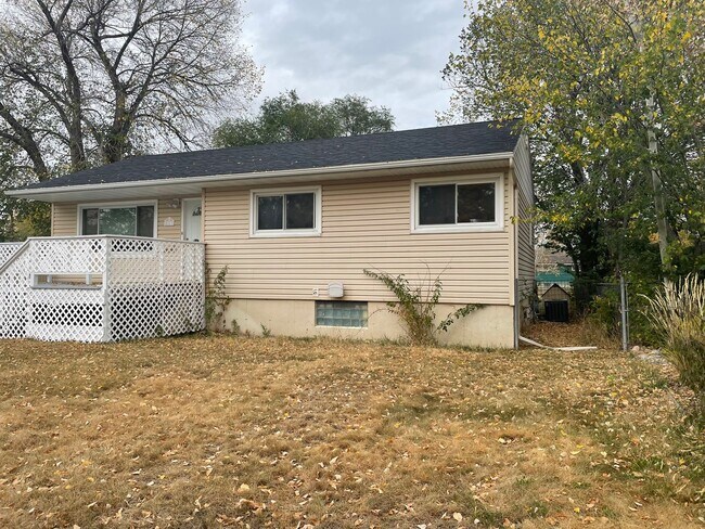 Foto del edificio - 4 bed 2 bath rental