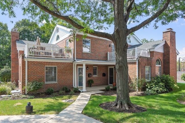 Primary Photo - 222 Vine Ave