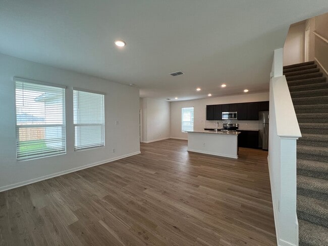 Building Photo - Beautiful 4/2.5 home in Hannah Heights