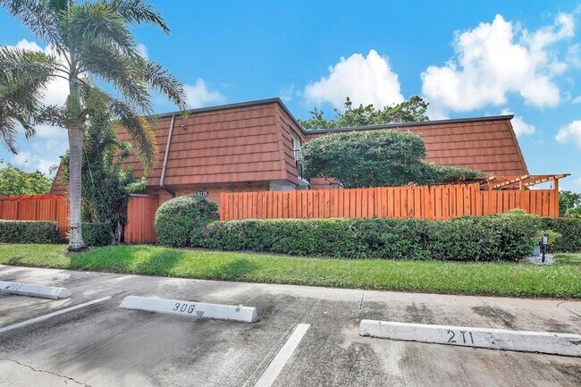 Building Photo - 9126 SW 20th Pl