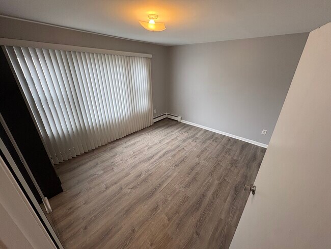 Foto del edificio - 9 Hillcrest Dr