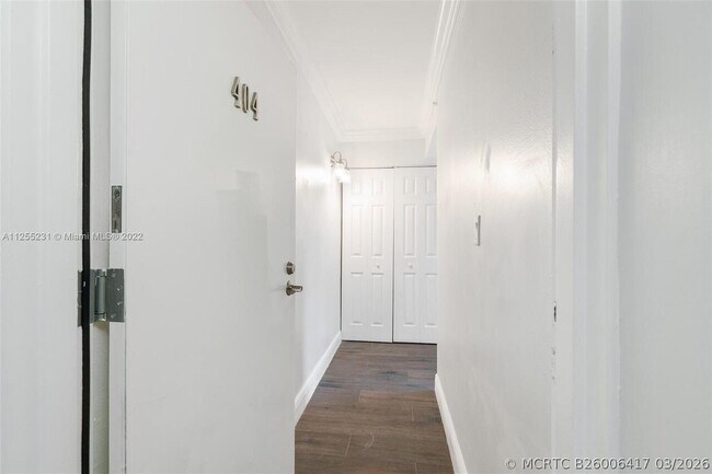 Foto del edificio - 1505 N Riverside Dr