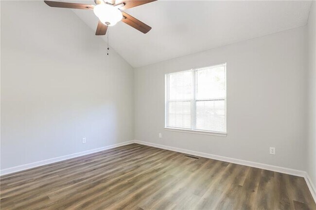 Building Photo - 4811 Remington Dr