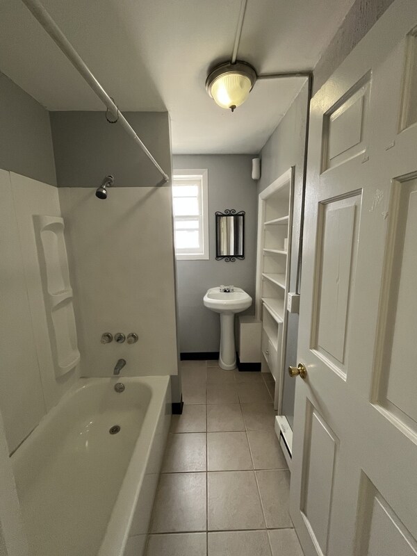Building Photo - 662 Second Avenue Apt 2