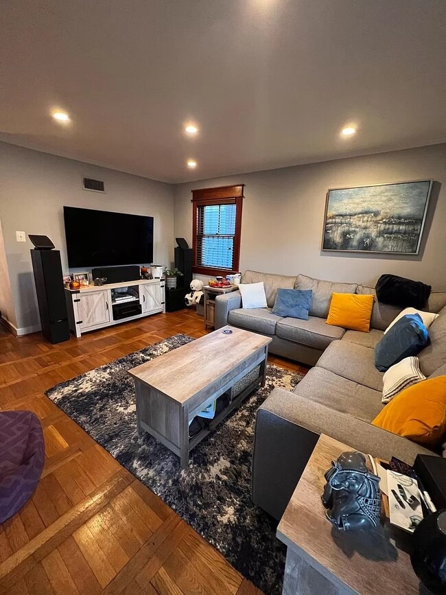 Foto del edificio - 821 S Ivy St