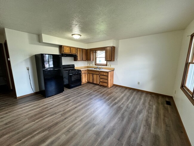 Foto del edificio - 2-Bedroom Duplex Near Prairie Elementary S...