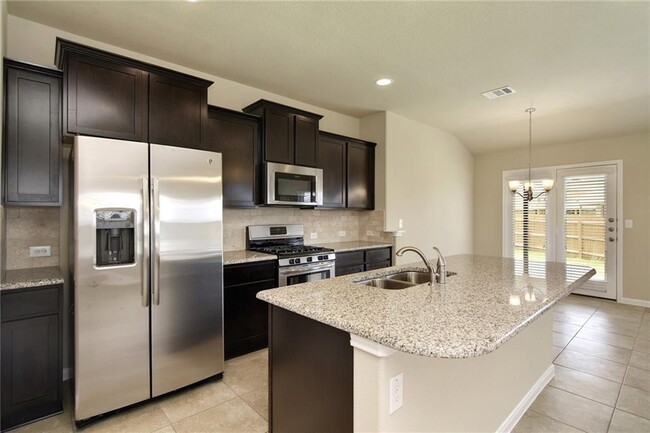 Building Photo - 843 Winnsboro Dr