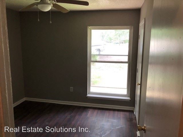 Foto del edificio - 3 br, 1 bath House - 1701 Shady Lane Dr