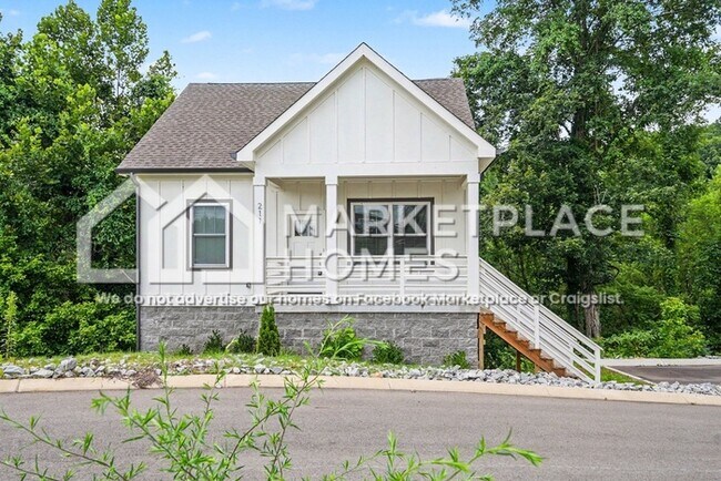 Building Photo - 211 Briar Rd