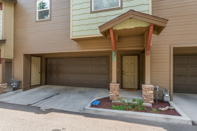 Foto del edificio - Beautiful Townhome