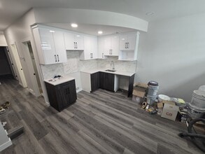 Building Photo - 468 Ferry Rd