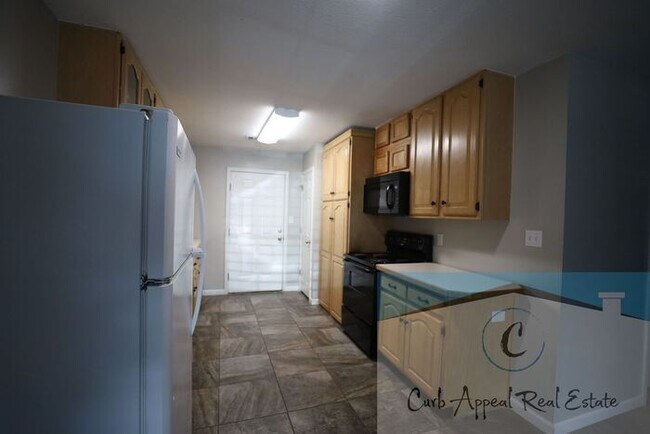 Foto del edificio - Spacious 2 bed /2 full bath apt